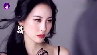 吃瓜神经女,揭秘校园里的“瓜田”趣事